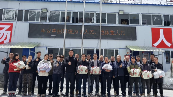 这场慰问，，，，，跨越2000公里